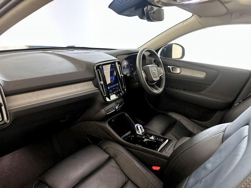 Used Volvo XC40 2023 for sale - 76241209: Photo 12