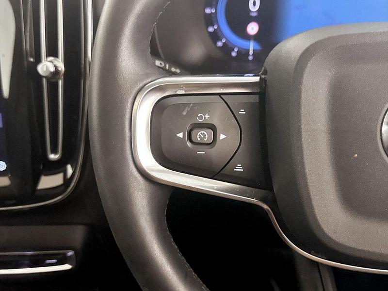 Used Volvo XC40 2023 for sale - 76241209: Photo 19