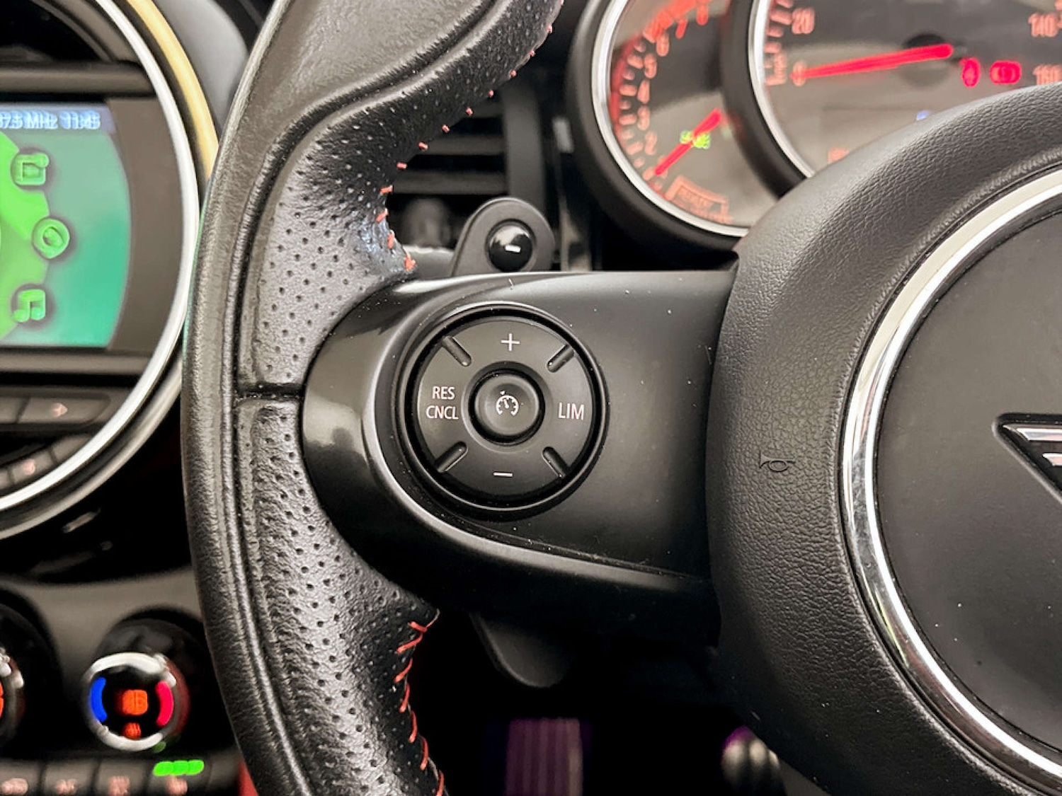 Used MINI Convertible 2019 for sale - 77342233: Photo 17