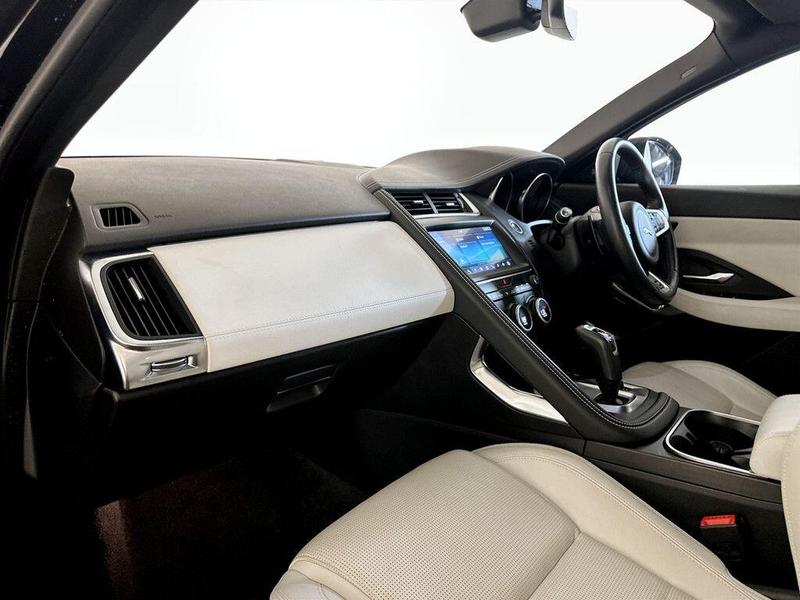 Used Jaguar E-Pace 2019 for sale - 76534397: Photo 12