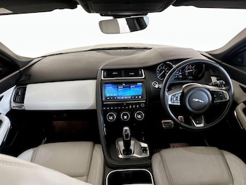Used Jaguar E-Pace 2019 for sale - 76534397: Photo