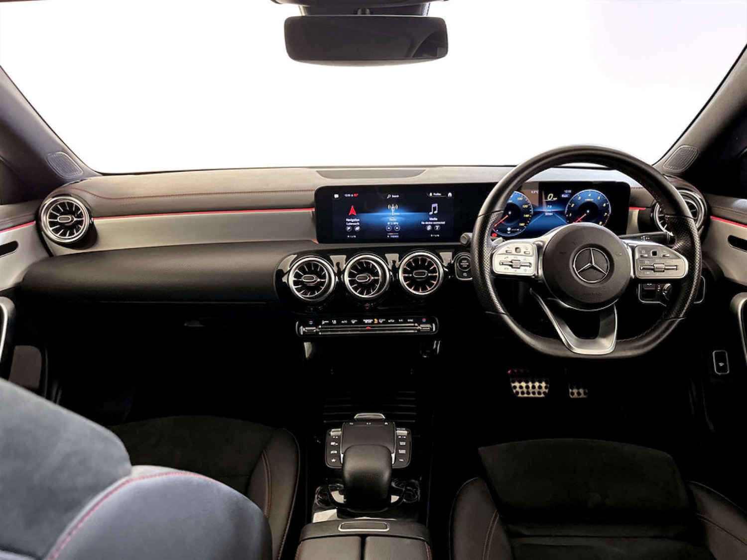 Used Mercedes-Benz CLA 2023 for sale - 77285477: Photo 3