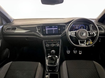 Used Volkswagen T-Roc 2019 for sale - 75805767: Photo
