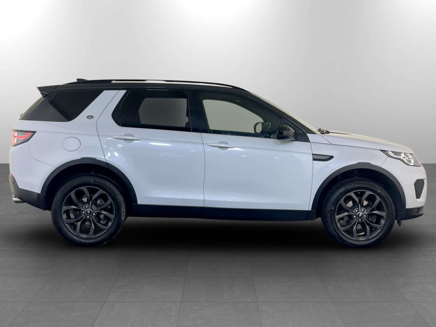 Used Land Rover Discovery Sport 2019 for sale - 77355478: Photo 10