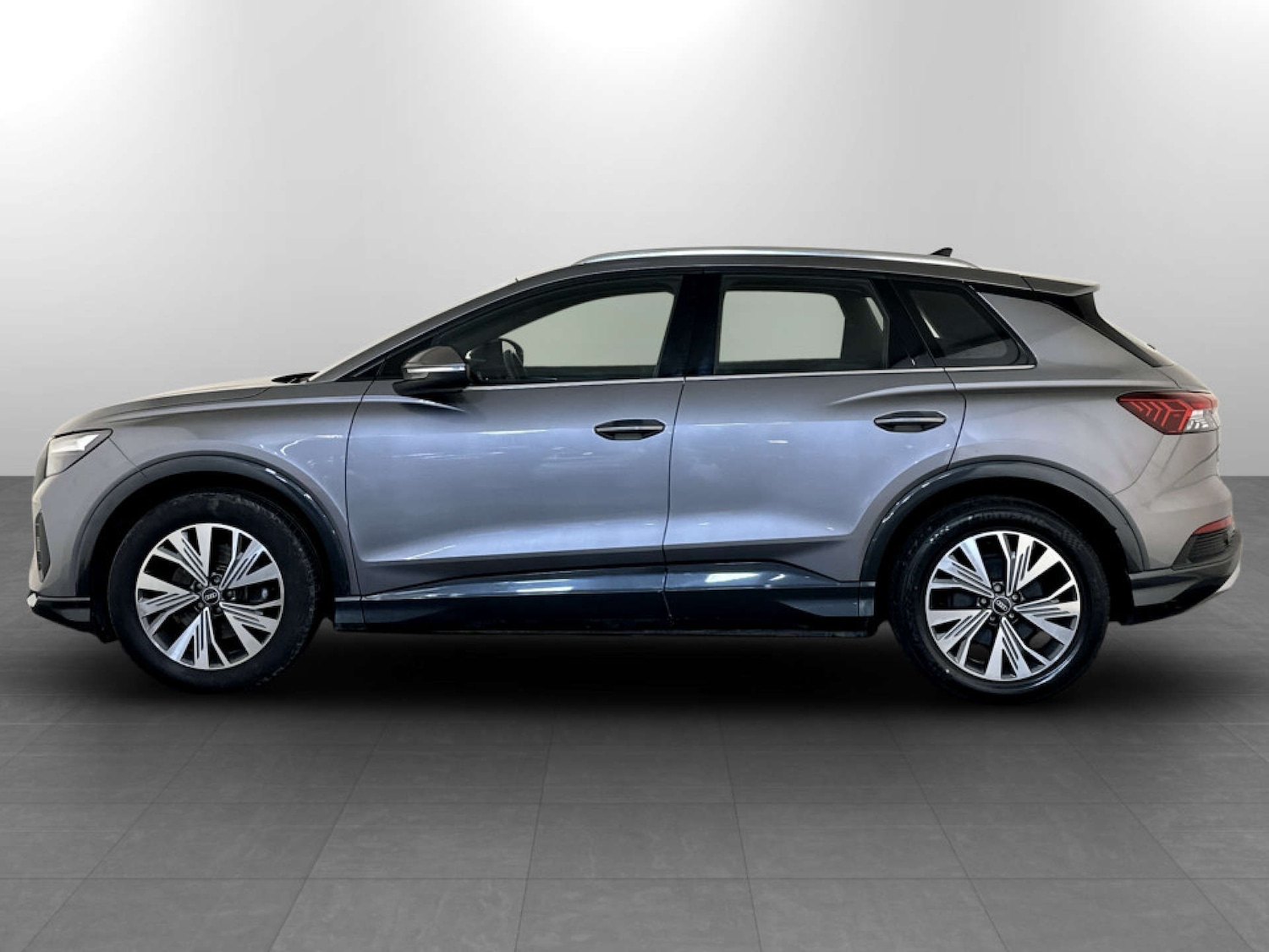 Used Audi Q4 e-tron 2021 for sale - 77353601: Photo 6