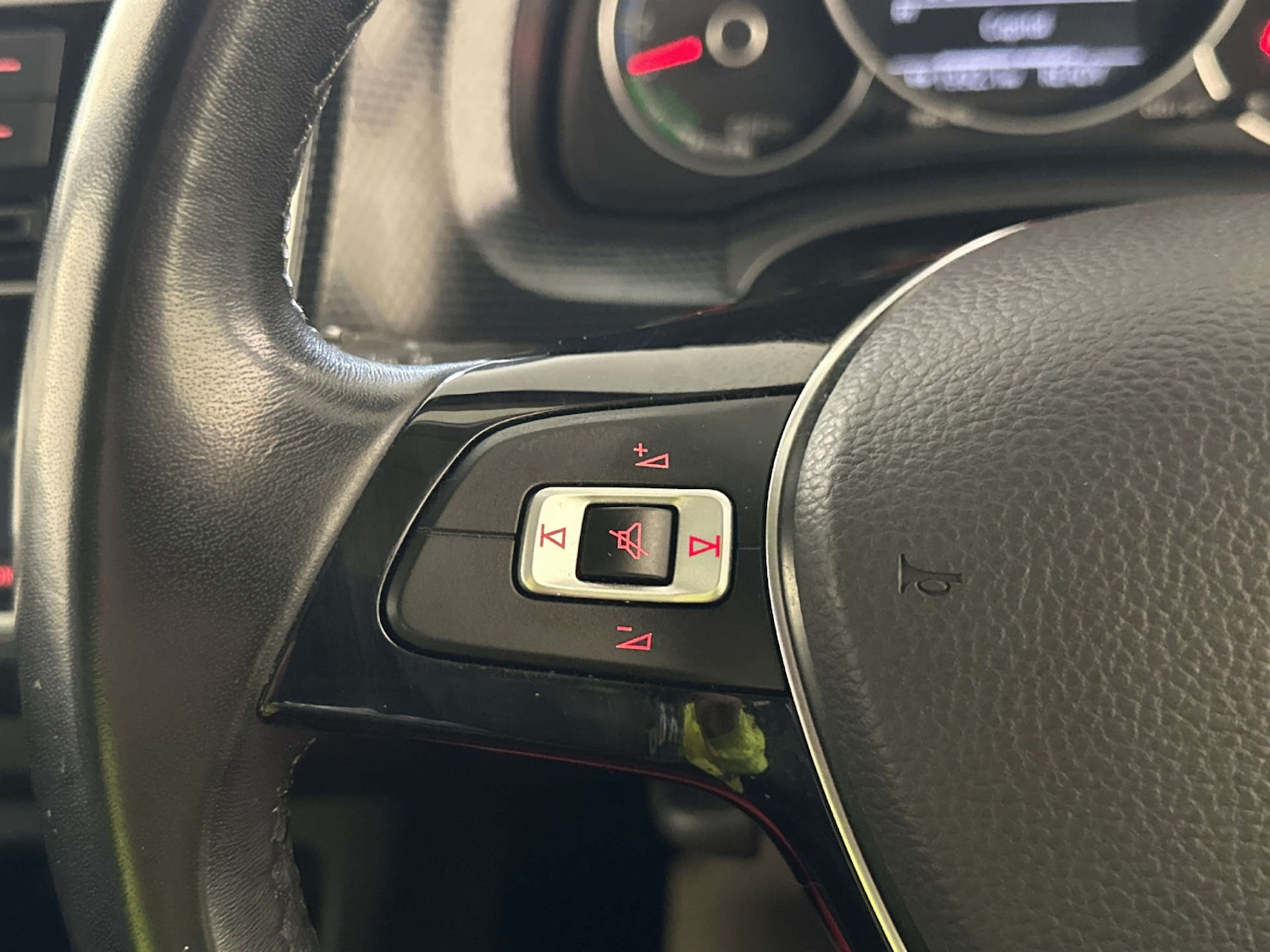 Used Volkswagen up! 2022 for sale - 78165546: Photo 17