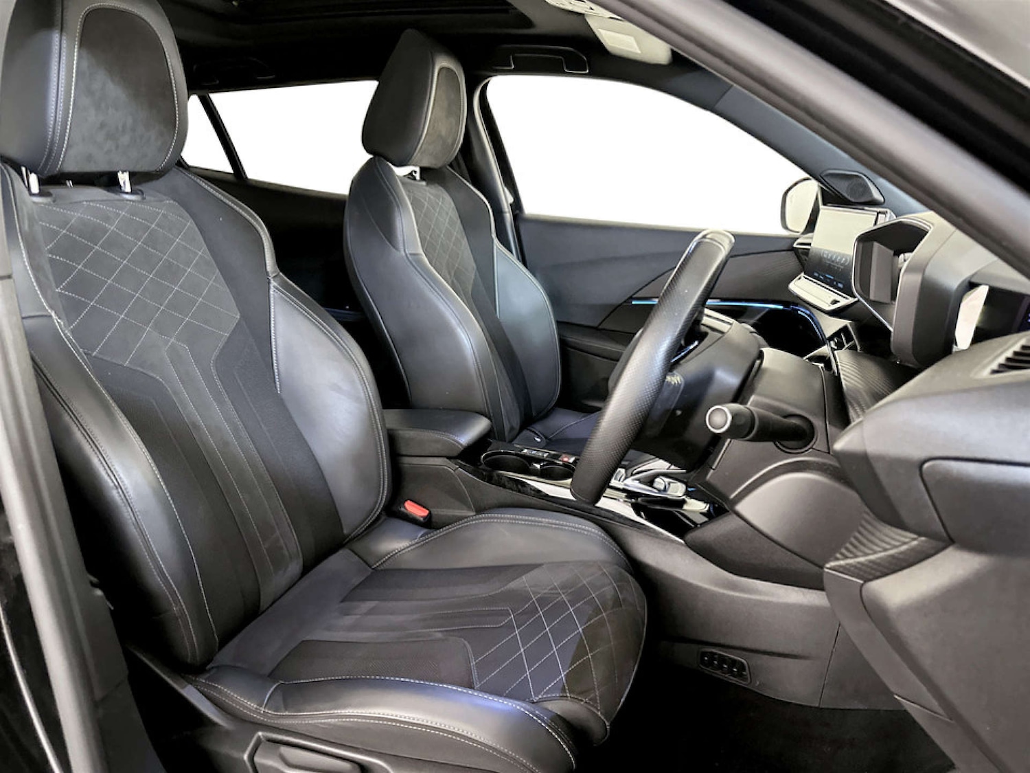 Used Peugeot 2008 2022 for sale - 77594834: Photo 13