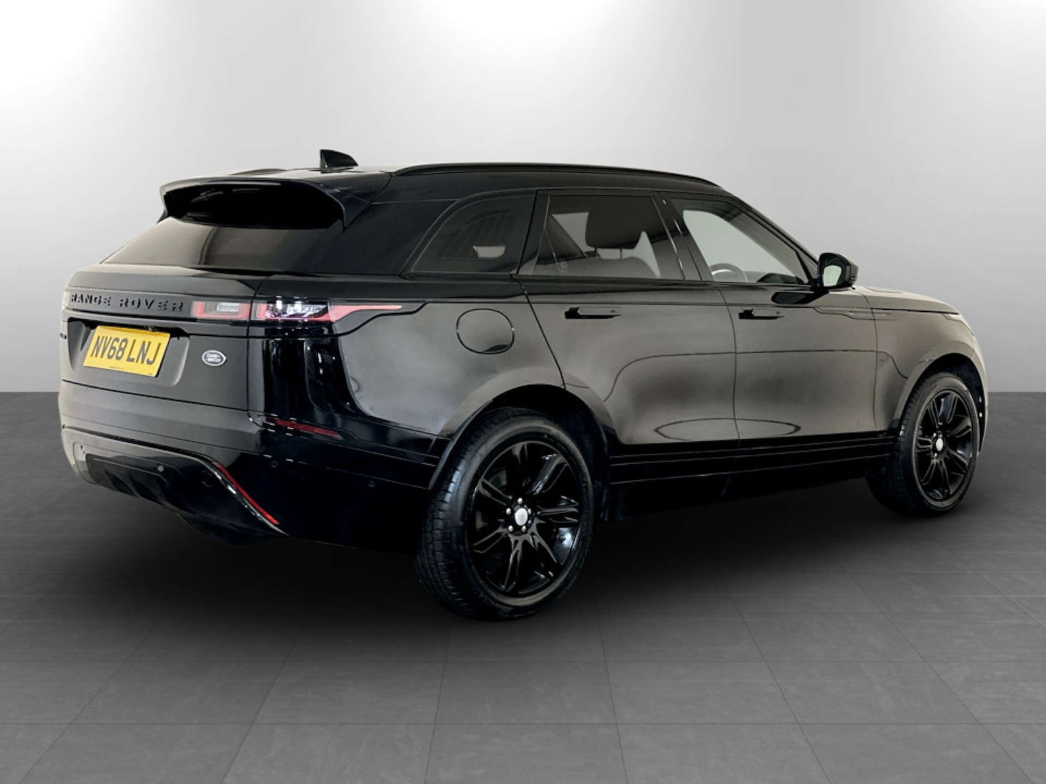 Used Land Rover Range Rover Velar 2018 for sale - 77299381: Photo 10