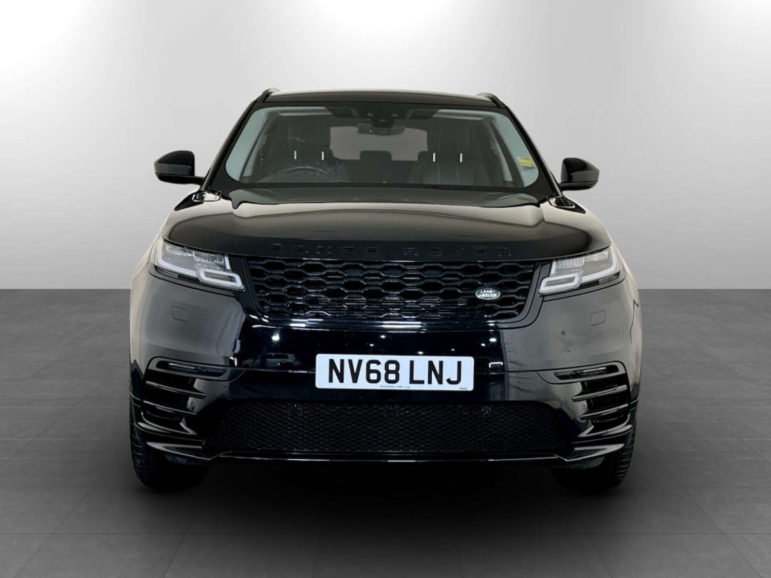 Used Land Rover Range Rover Velar 2018 for sale - 77299381: Photo 5