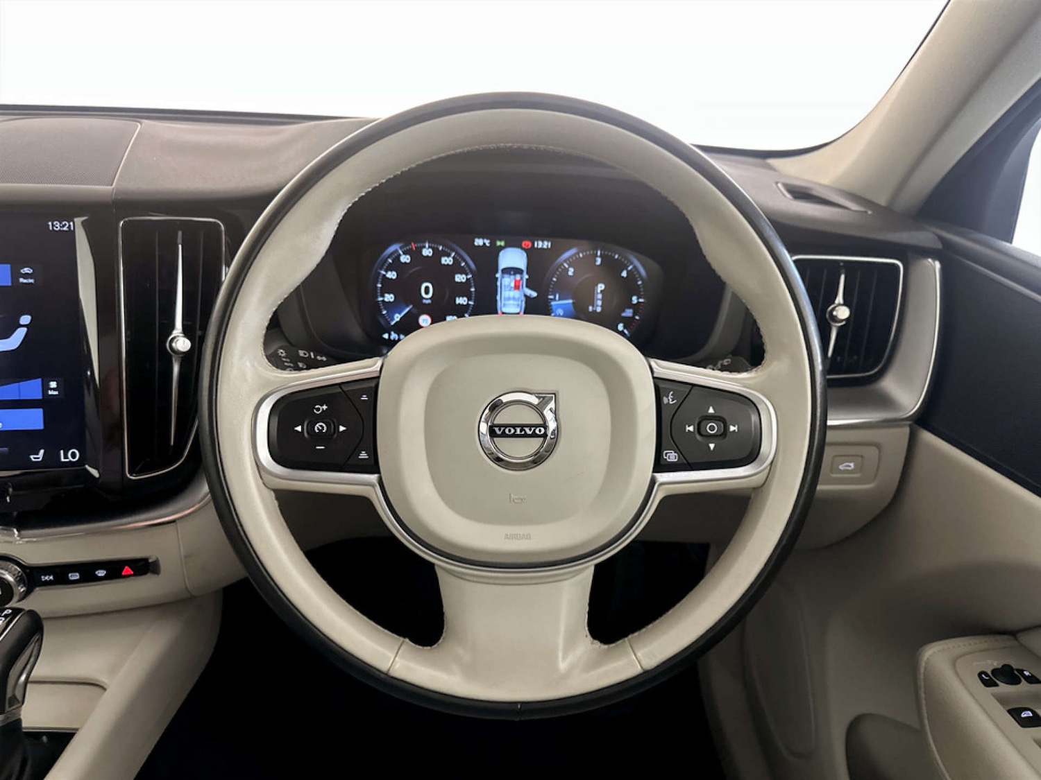 Used Volvo XC60 2019 for sale - 77299393: Photo 17