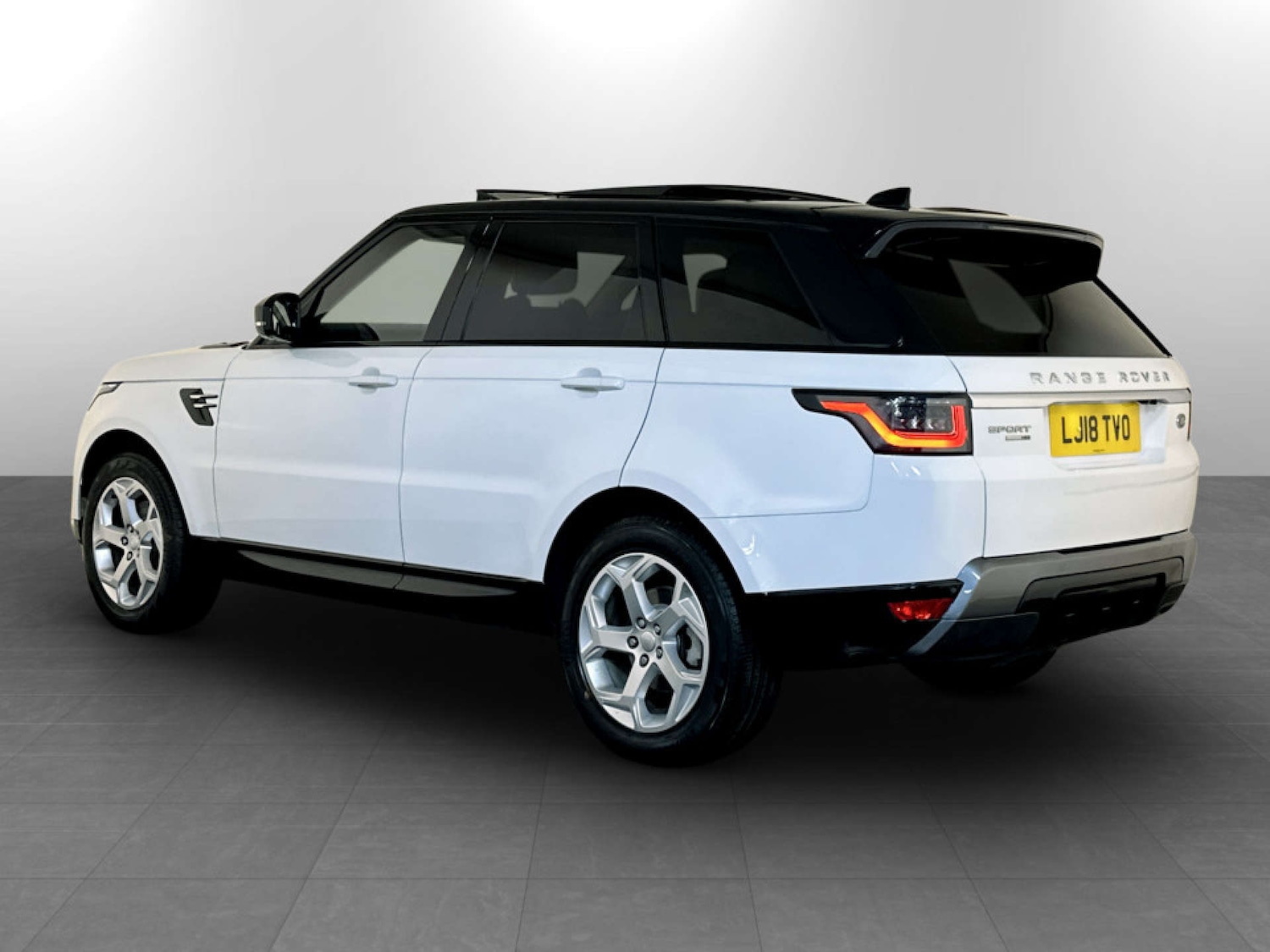 Used Land Rover Range Rover Sport 2018 for sale - 77643210: Photo 8