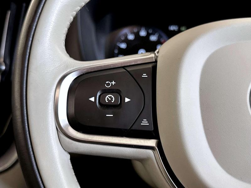 Used Volvo XC60 2020 for sale - 77128126: Photo 17