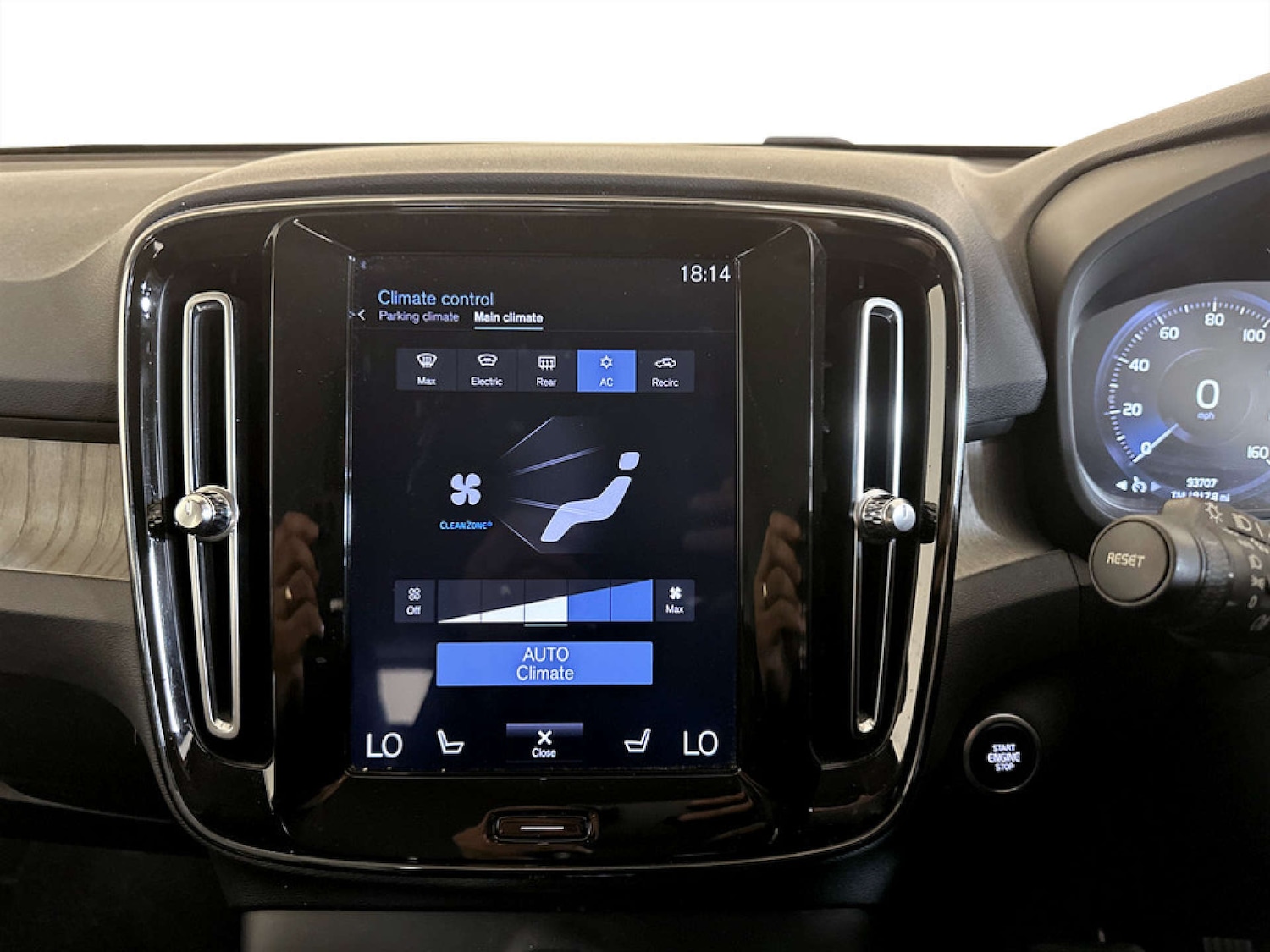 Used Volvo XC40 2018 for sale - 77342894: Photo 22