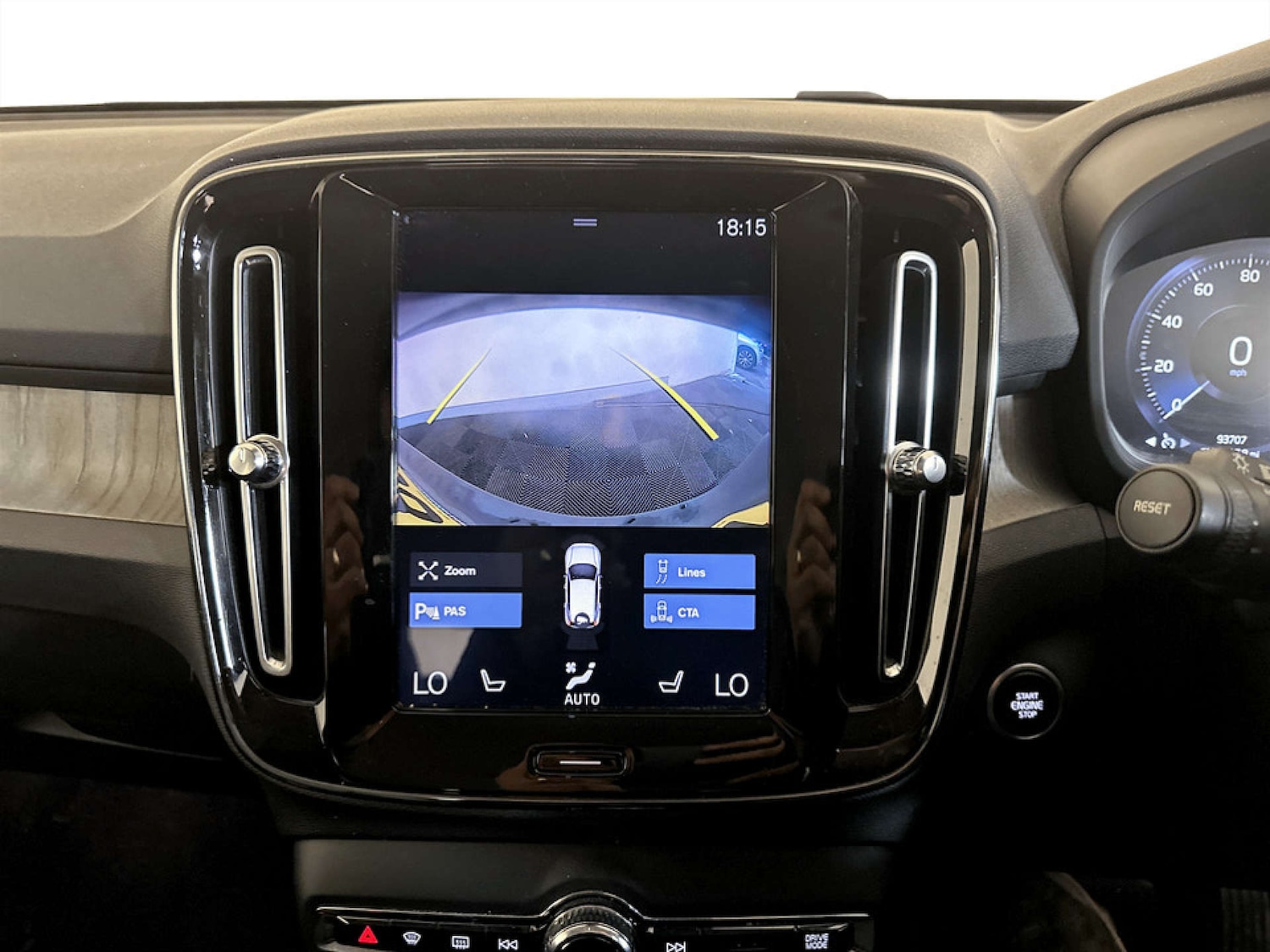 Used Volvo XC40 2018 for sale - 77342894: Photo 23