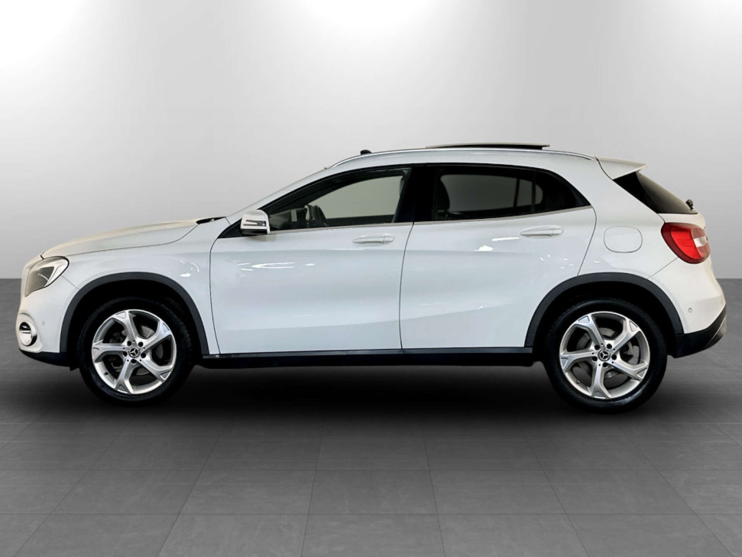 Used Mercedes-Benz GLA 2017 for sale - 77184988: Photo 7