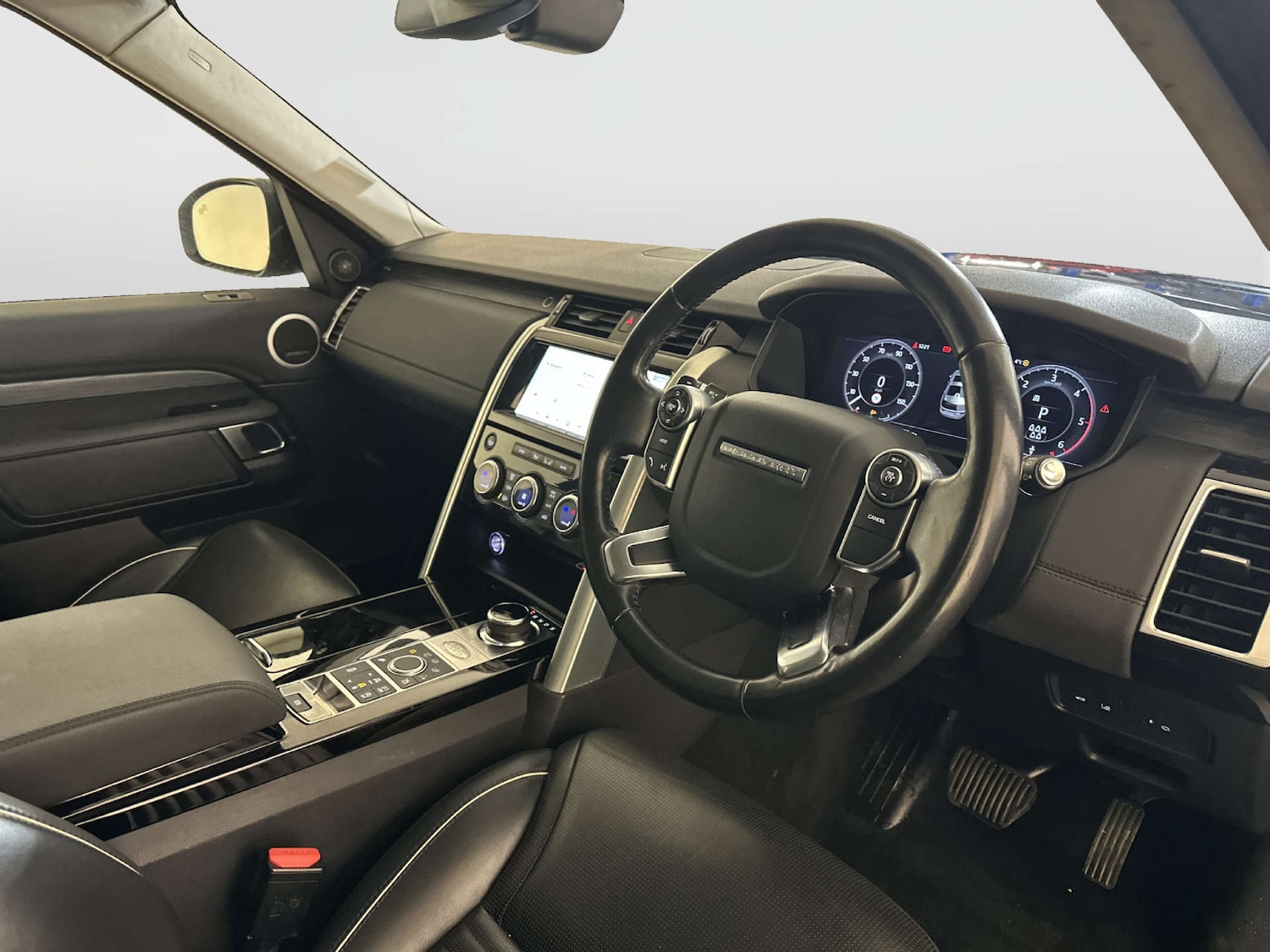 Used Land Rover Discovery 2018 for sale - 78016461: Photo 17