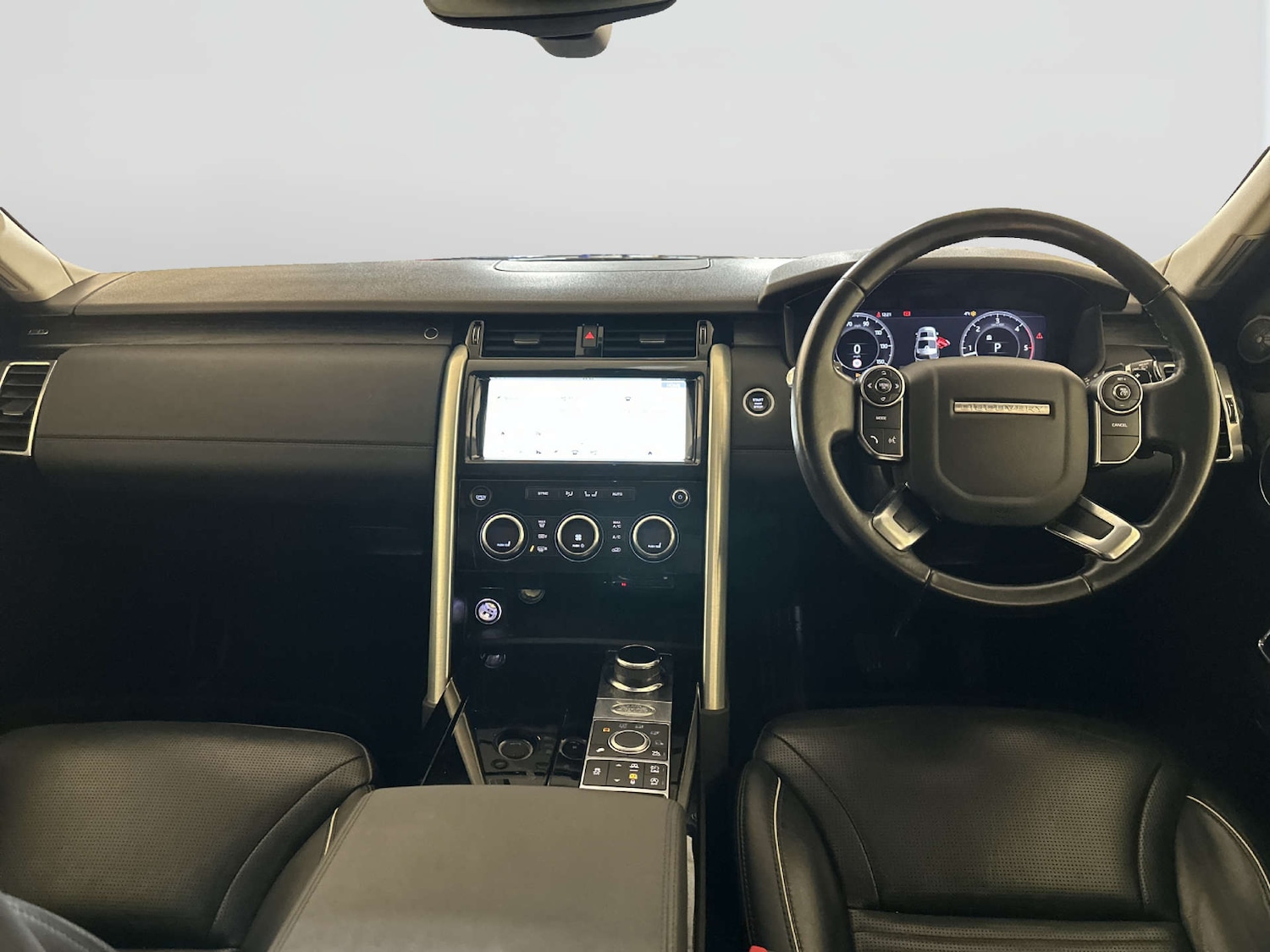 Used Land Rover Discovery 2018 for sale - 78016461: Photo 3