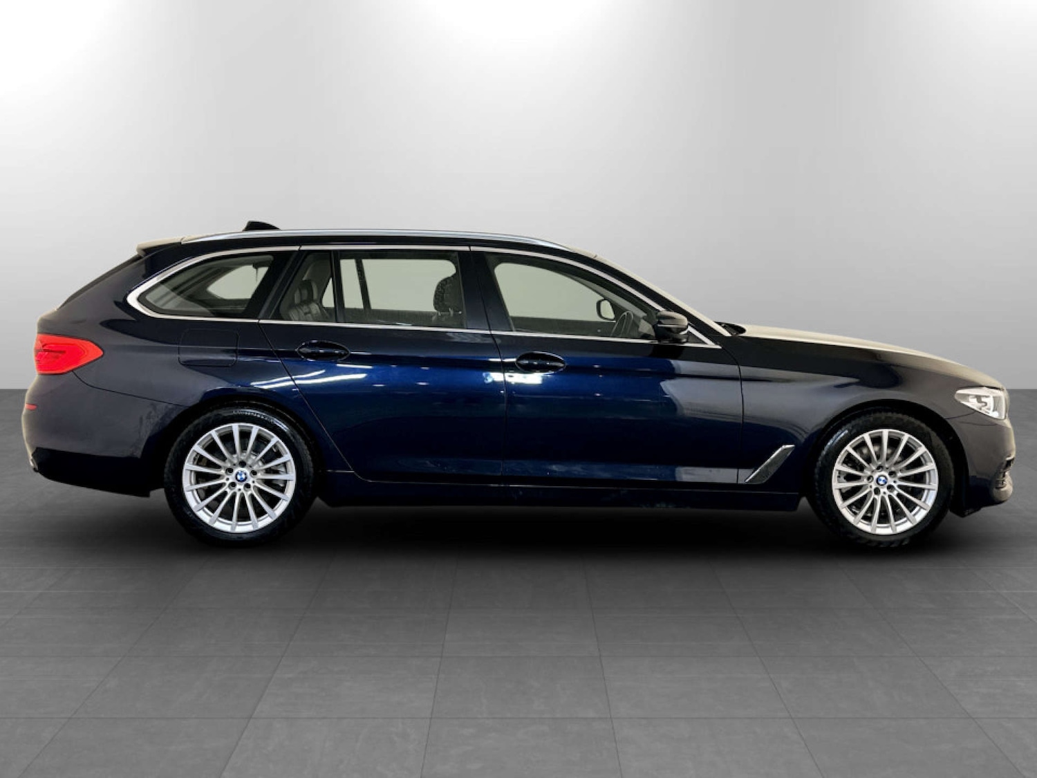 Used BMW 5 Series 2018 for sale - 77249234: Photo 11