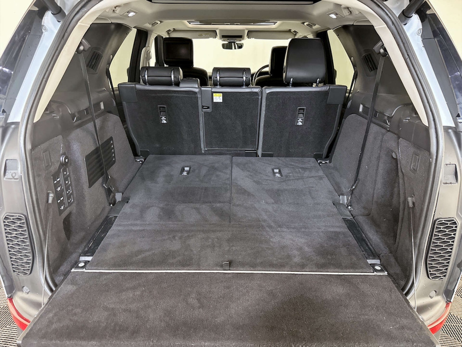 Used Land Rover Discovery 2019 for sale - 77621922: Photo 17