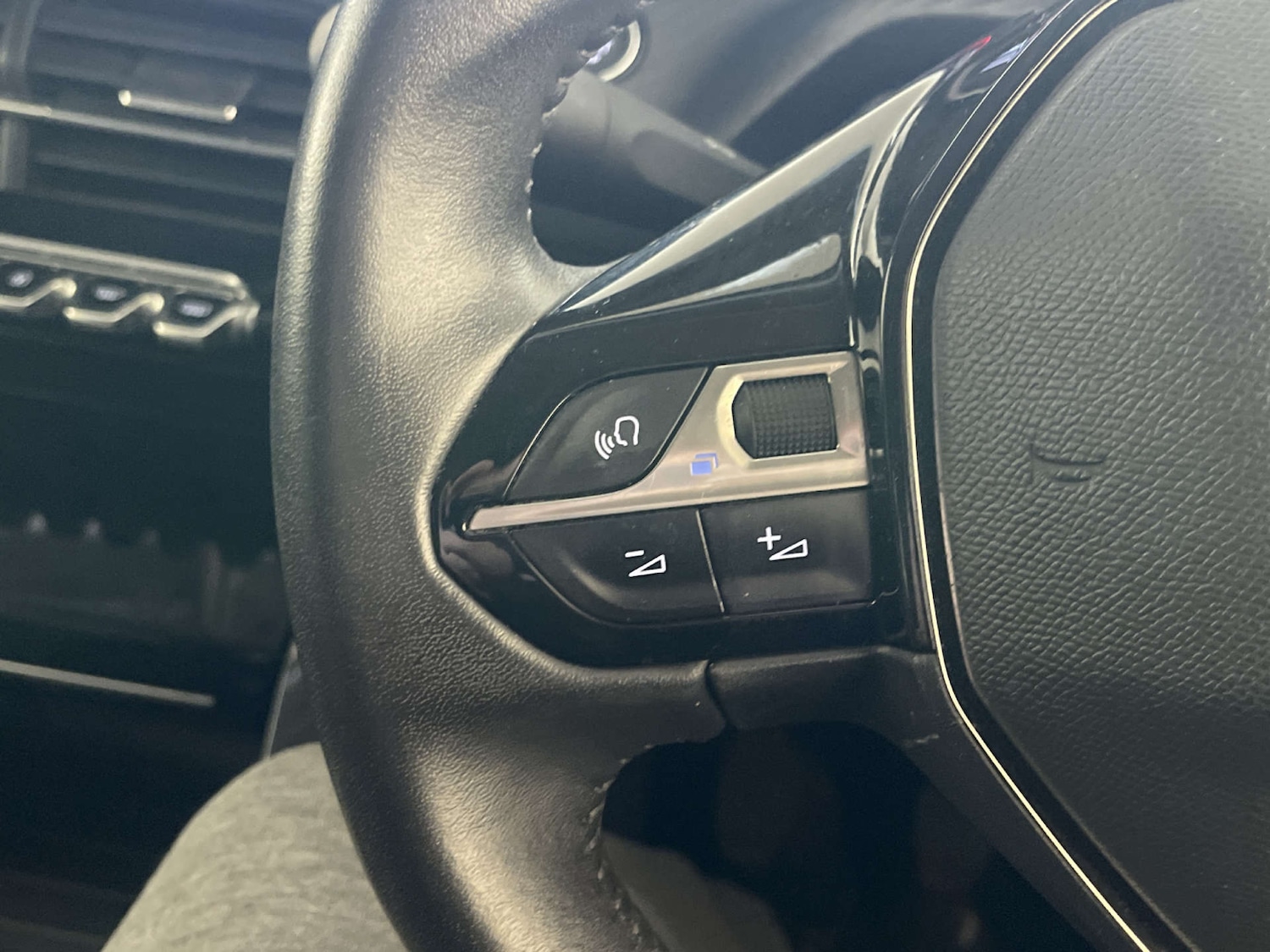 Used Peugeot 2008 2021 for sale - 78068190: Photo 17