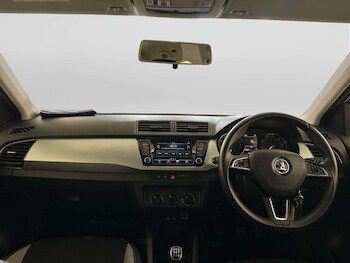 Used Skoda Fabia 2018 for sale - 77880496: Photo