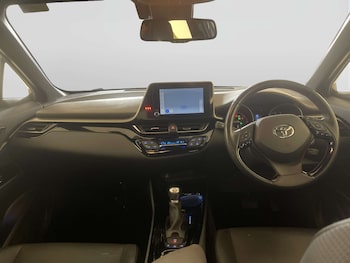 Used Toyota C-HR 2023 for sale - 78392622: Photo