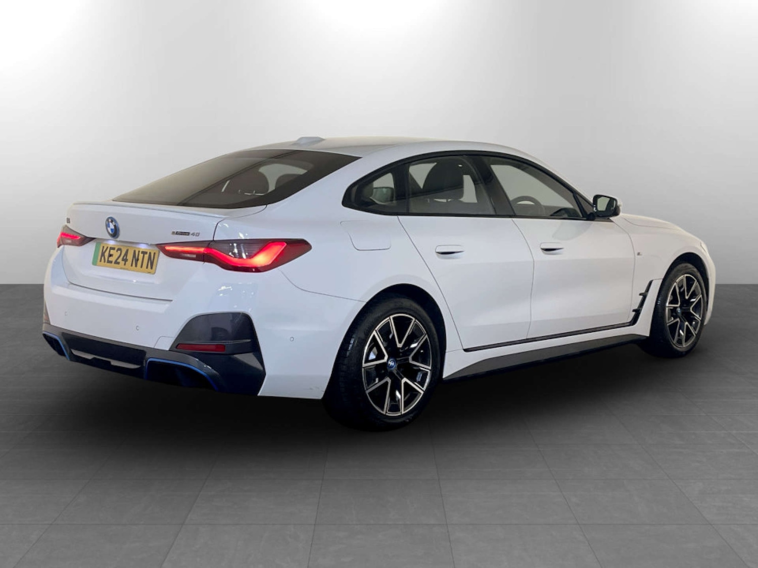 Used BMW i4 2024 for sale - 77227779: Photo 10