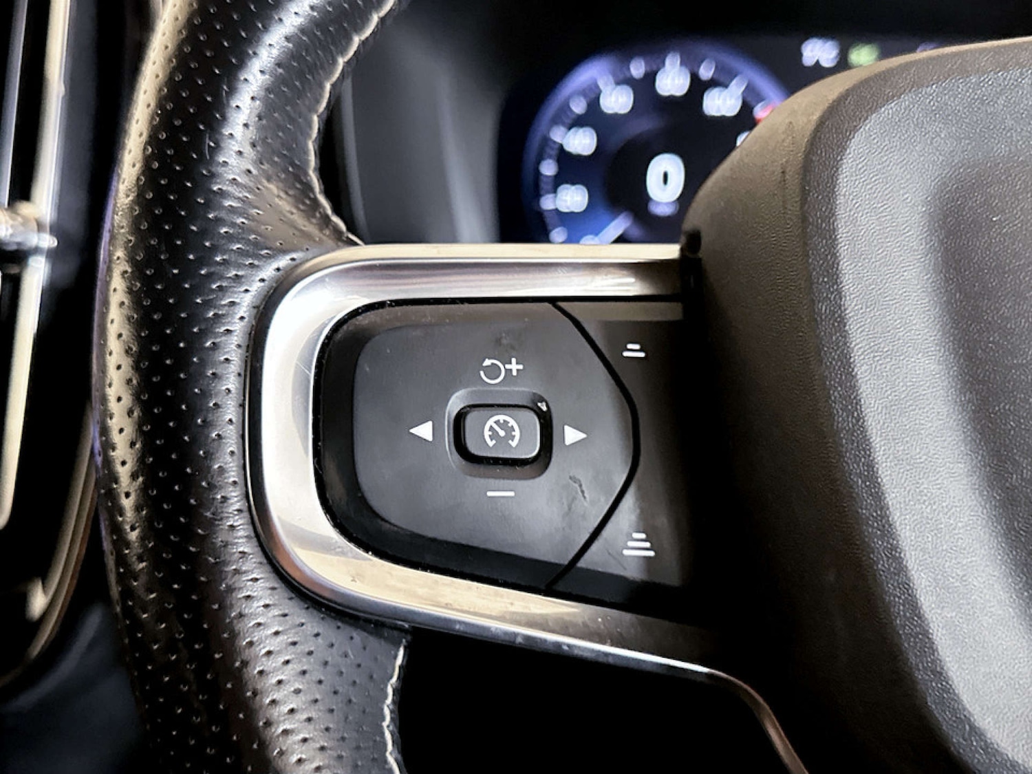 Used Volvo XC40 2021 for sale - 77368183: Photo 17