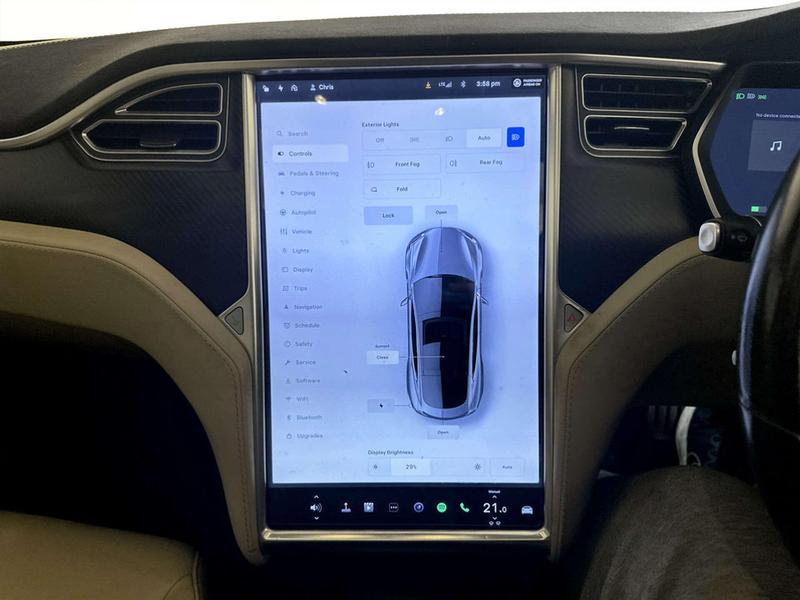 Used Tesla Model S 2015 for sale - 77053481: Photo 24