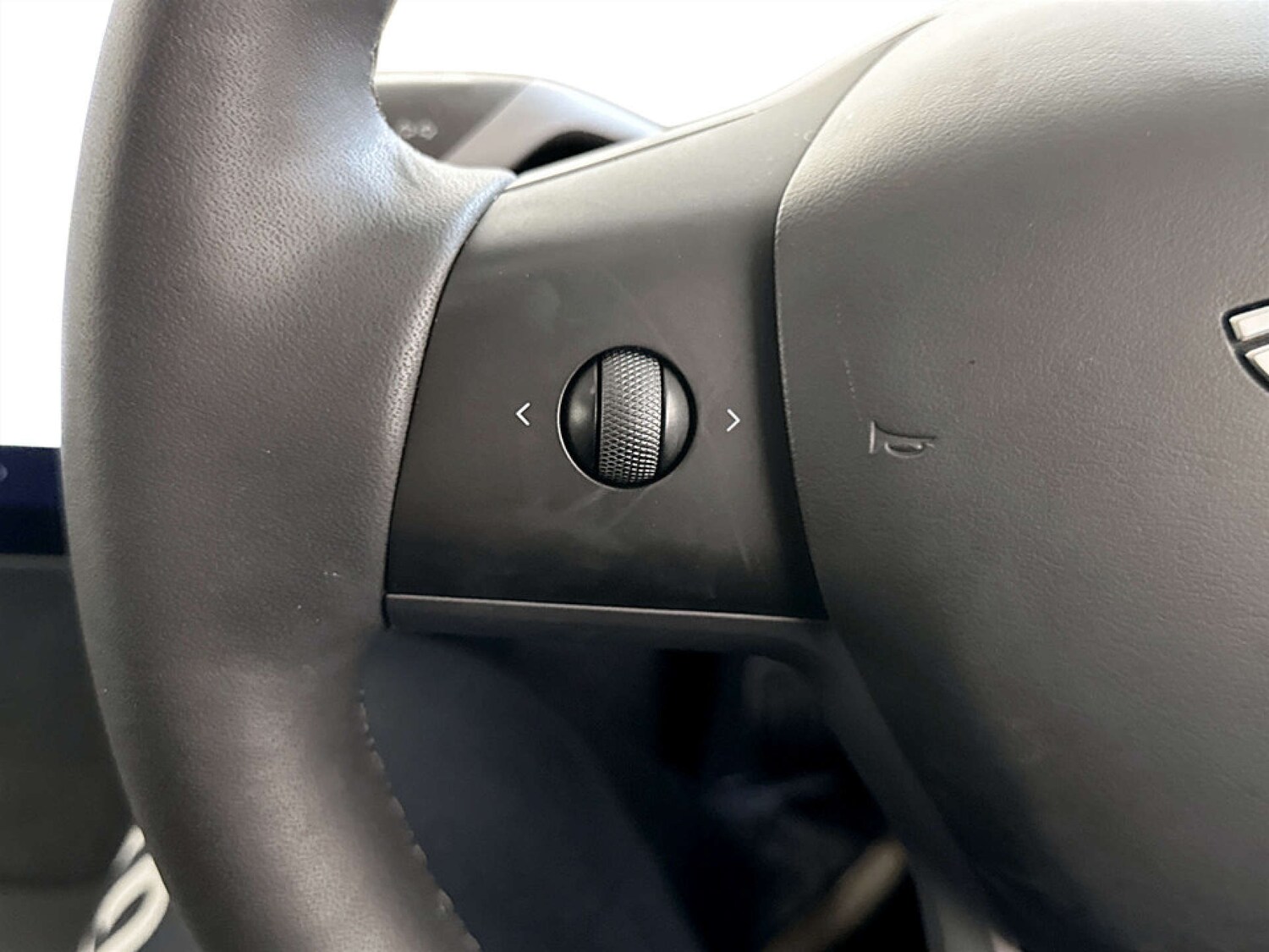 Used Tesla Model Y 2023 for sale - 77745601: Photo 17