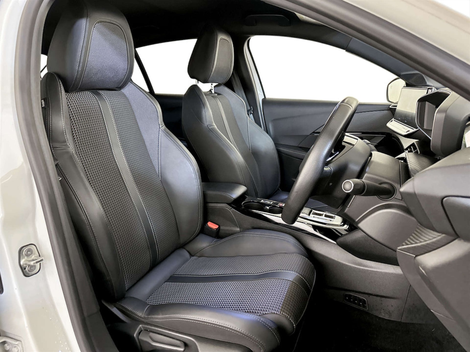 Used Peugeot 208 2022 for sale - 77328592: Photo 13