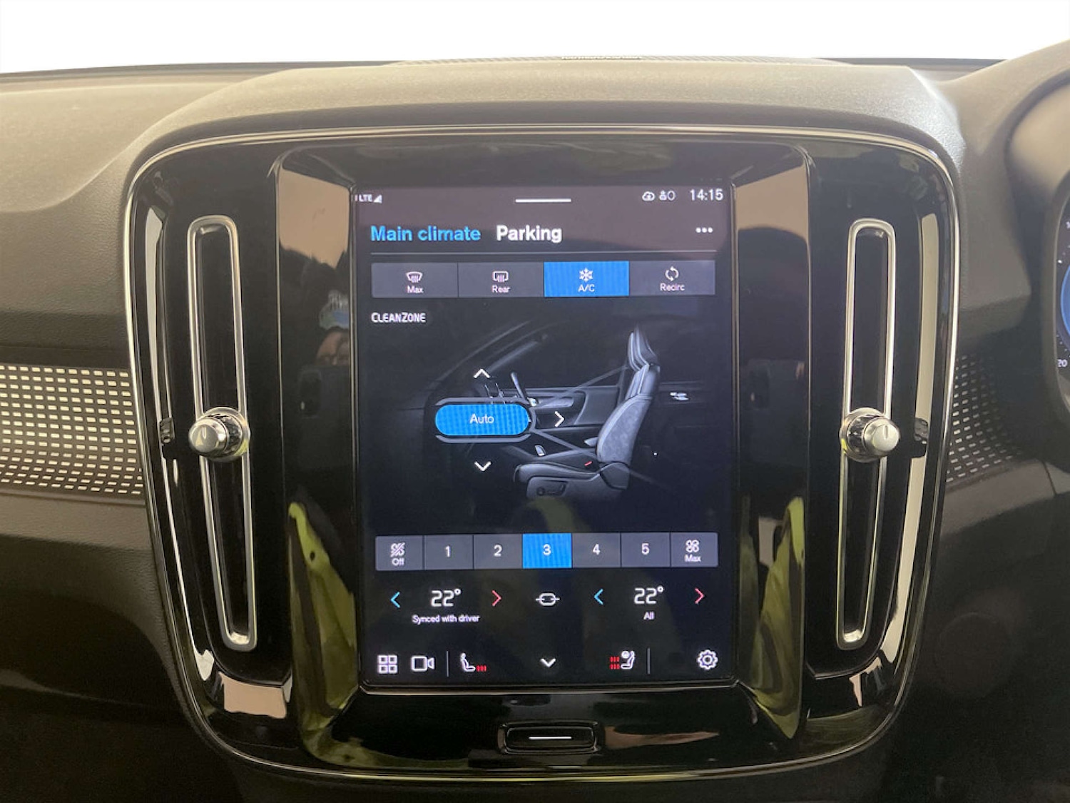 Used Volvo XC40 2022 for sale - 77328627: Photo 24