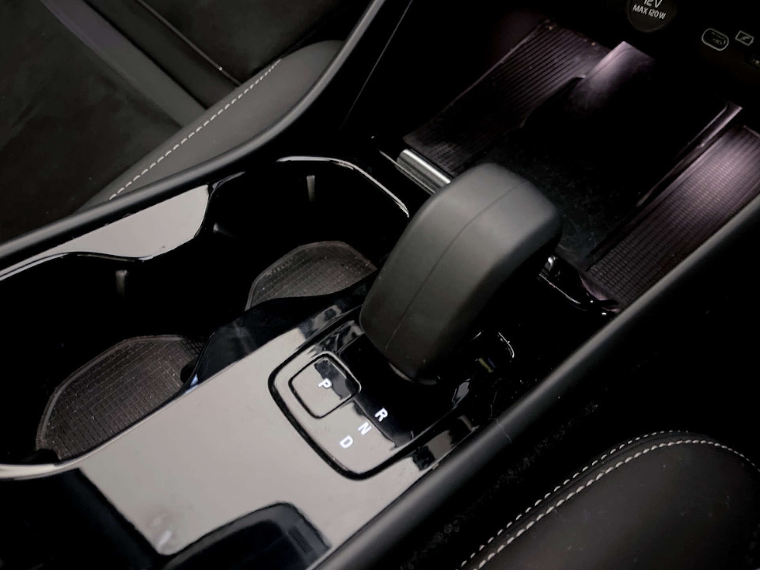 Used Volvo XC40 2022 for sale - 77328627: Photo 25