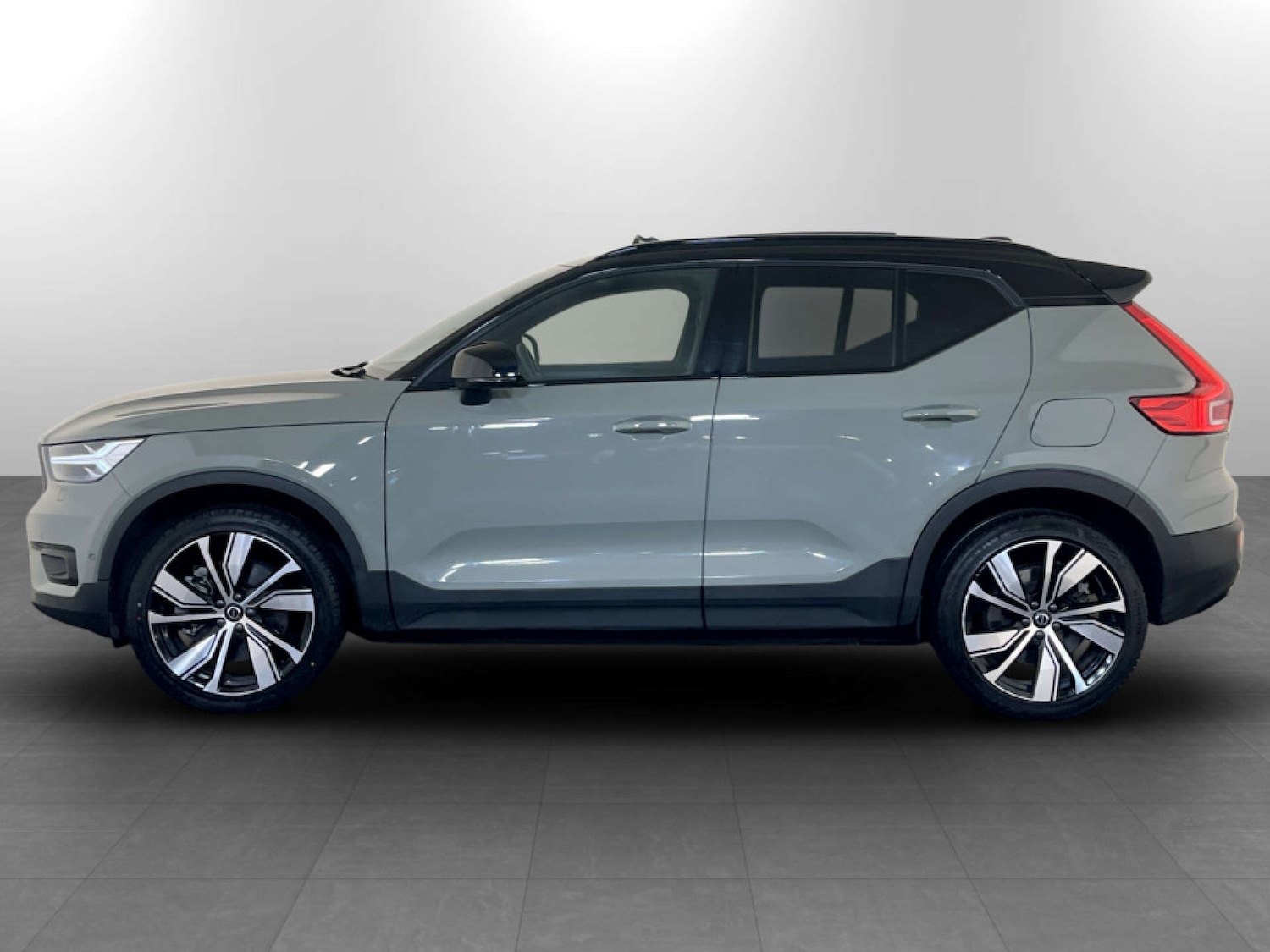 Used Volvo XC40 2022 for sale - 77328627: Photo 7