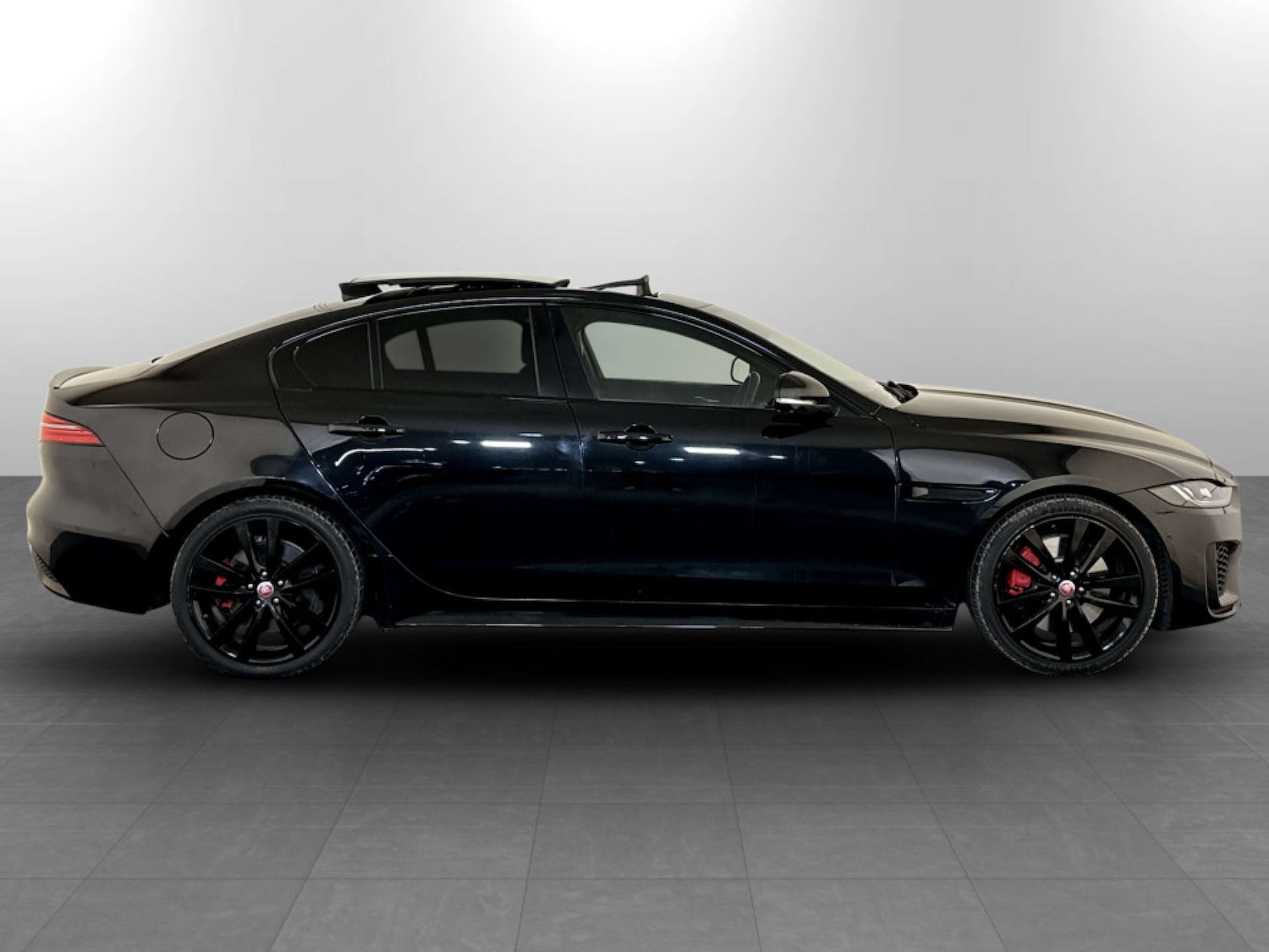 Used Jaguar XE 2021 for sale - 77185256: Photo 11