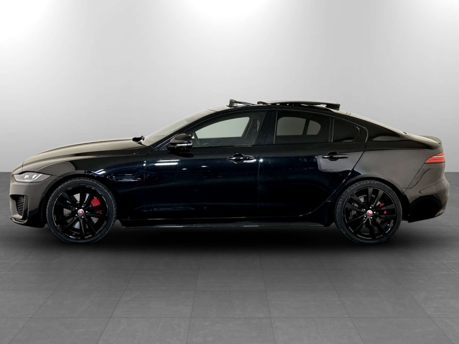 Used Jaguar XE 2021 for sale - 77185256: Photo 7