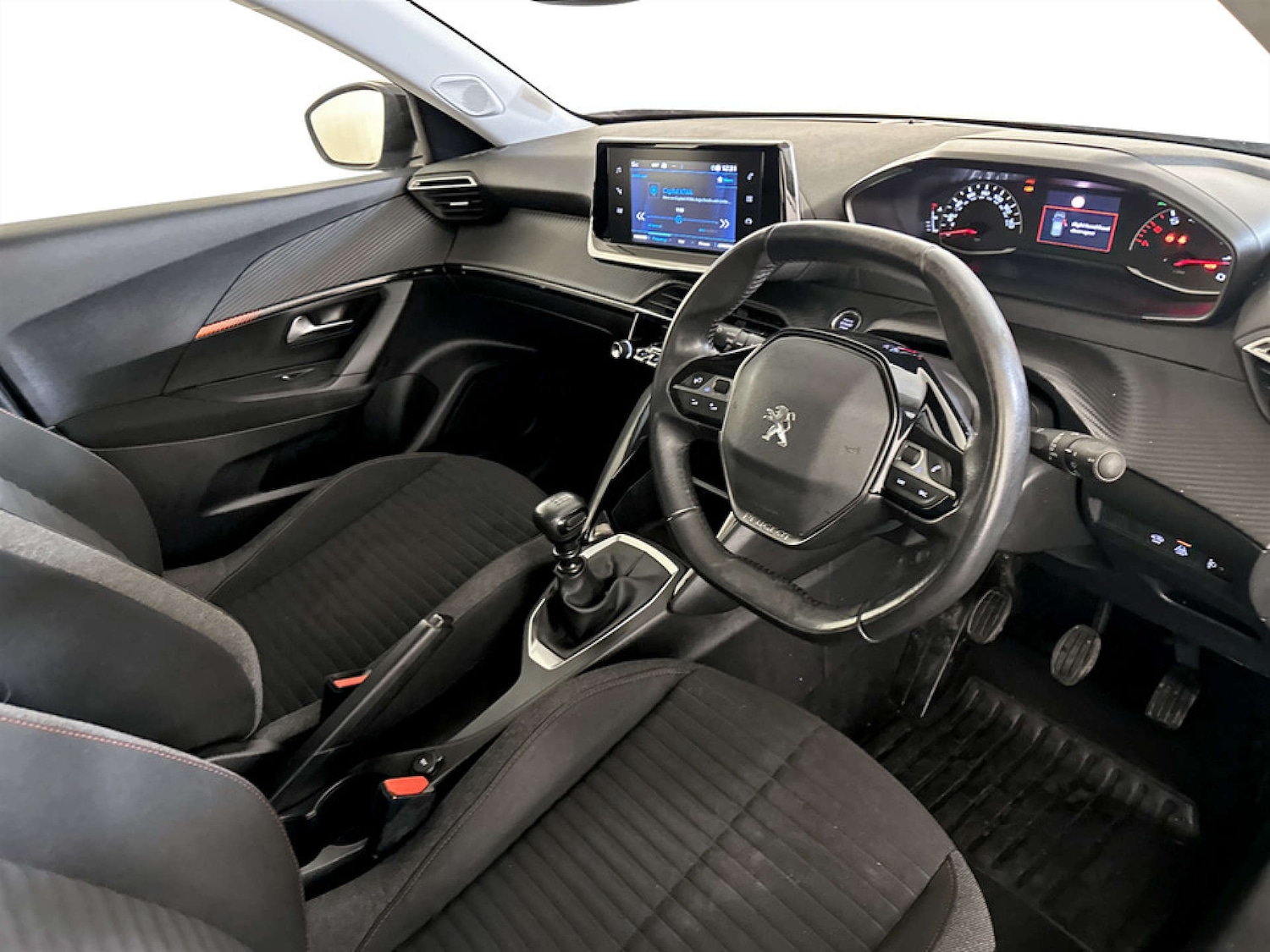 Used Peugeot 2008 2021 for sale - 77326114: Photo 15