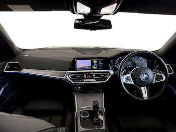 Used BMW 3 Series 2021 for sale - 77368237: Photo