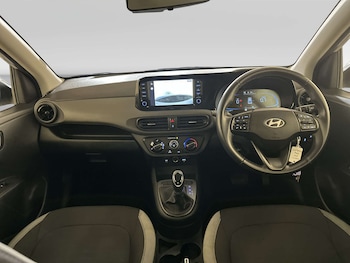 Used Hyundai i10 2024 for sale - 79451609: Photo