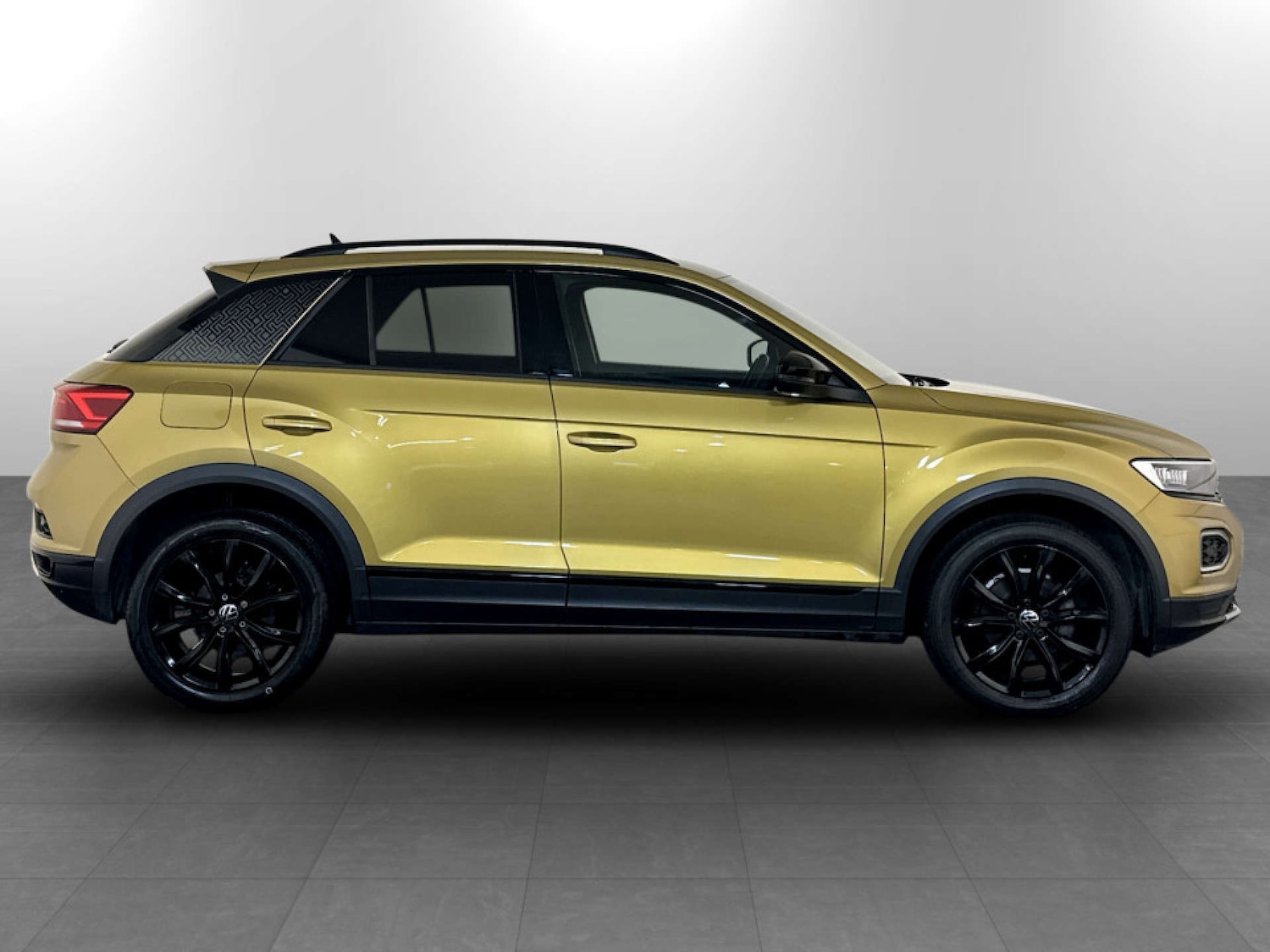 Used Volkswagen T-Roc 2021 for sale - 77326096: Photo 11