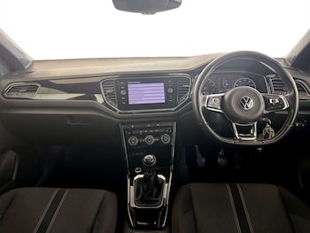 Used Volkswagen T-Roc 2021 for sale - 77326096: Photo