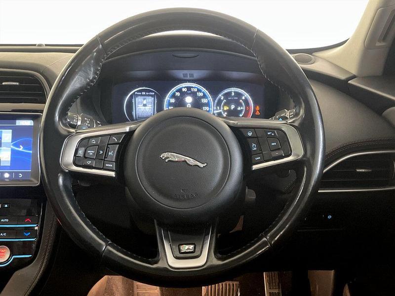 Used Jaguar F-Pace 2016 for sale - 76412179: Photo 16