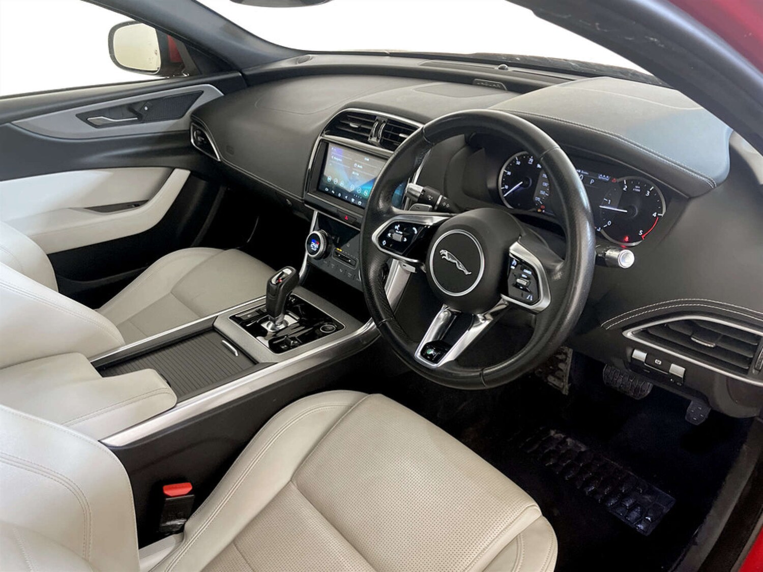 Used Jaguar XE 2019 for sale - 77469939: Photo 15