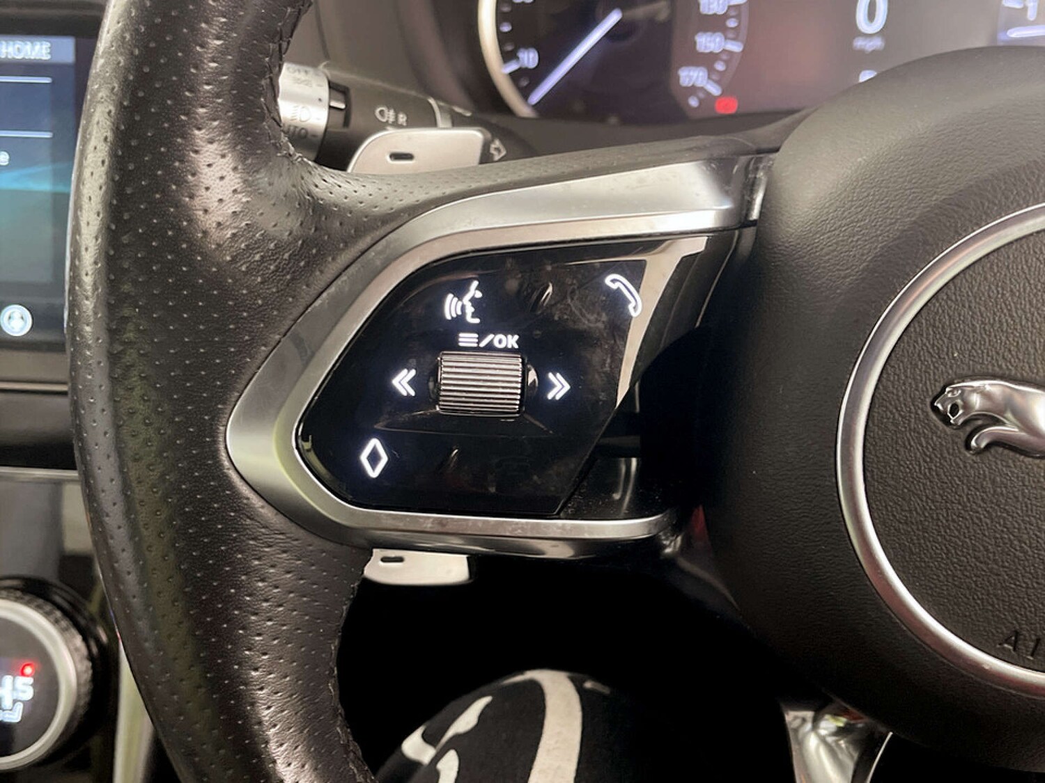 Used Jaguar XE 2019 for sale - 77469939: Photo 17