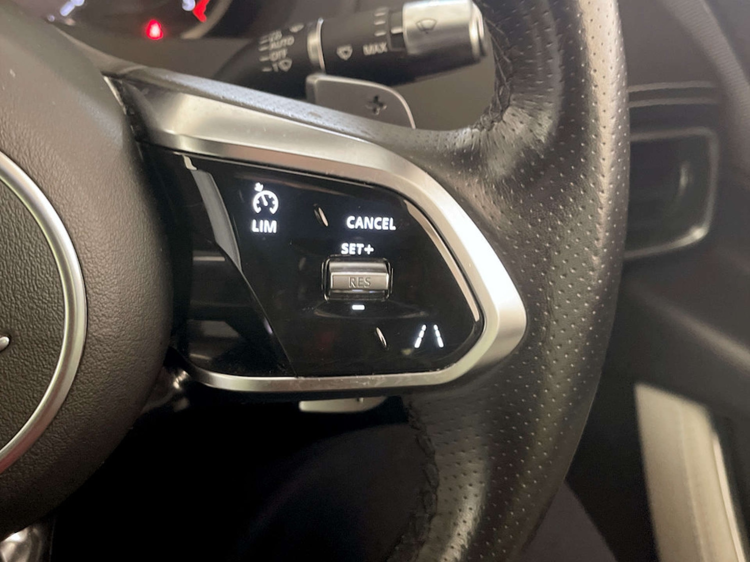 Used Jaguar XE 2019 for sale - 77469939: Photo 19