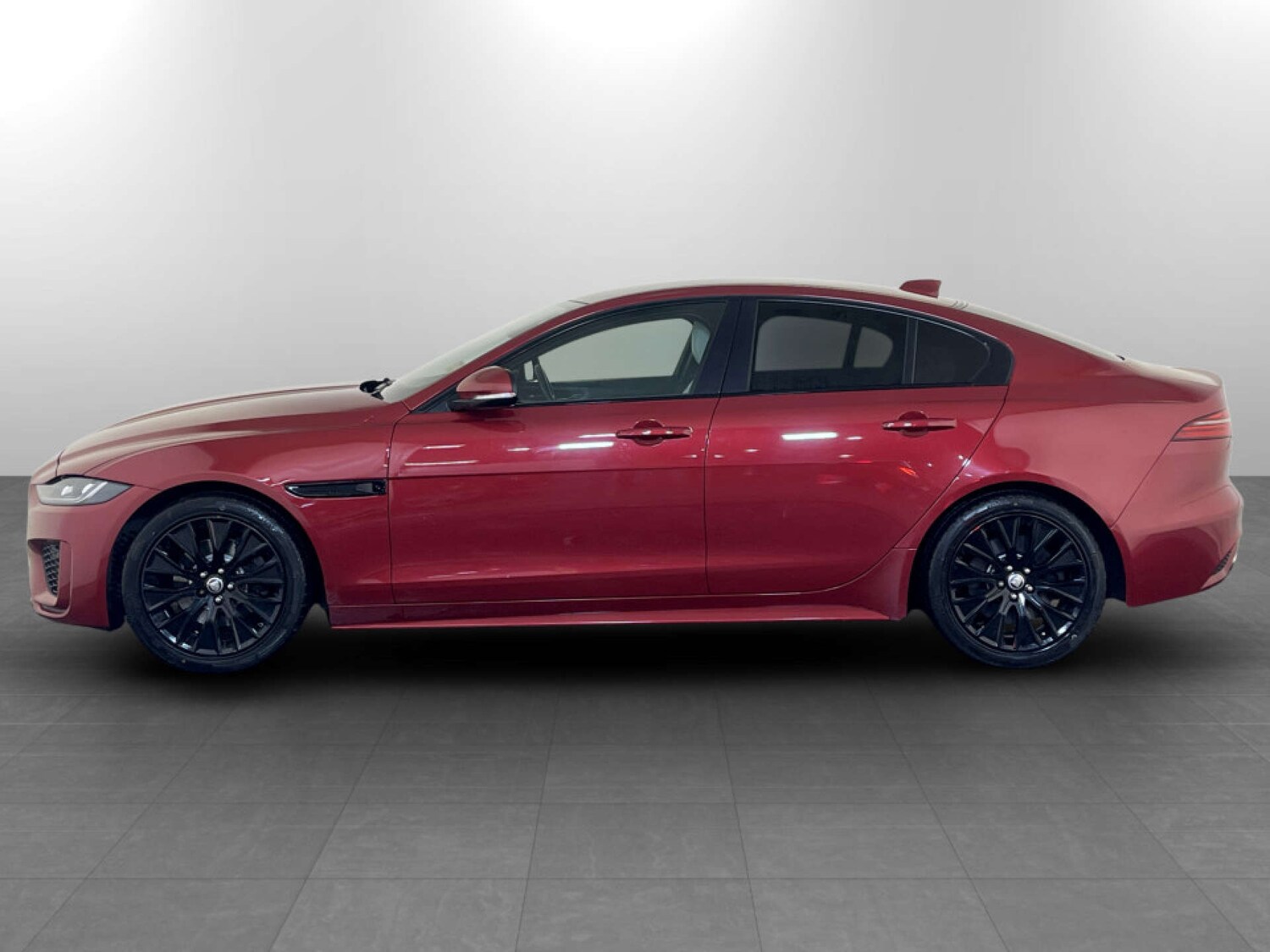 Used Jaguar XE 2019 for sale - 77469939: Photo 7