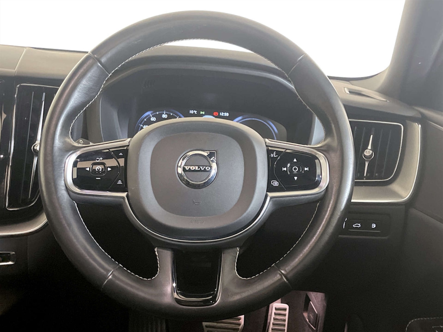 Used Volvo XC60 2021 for sale - 77185276: Photo 16