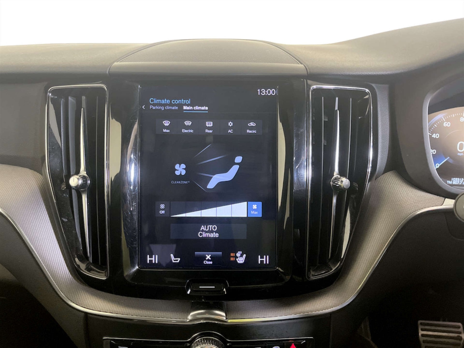 Used Volvo XC60 2021 for sale - 77185276: Photo 25