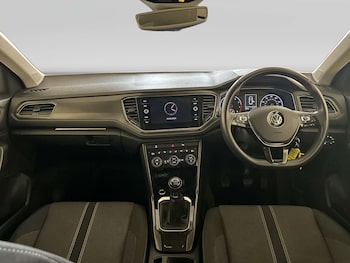 Used Volkswagen T-Roc 2019 for sale - 78819570: Photo