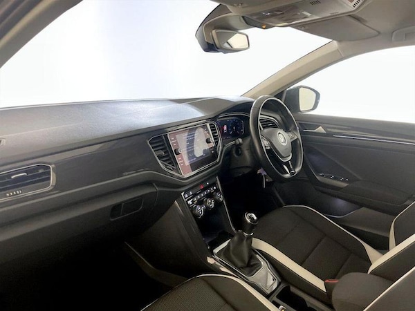 Used Volkswagen T-Roc 2018 for sale - 76255316: Photo 12